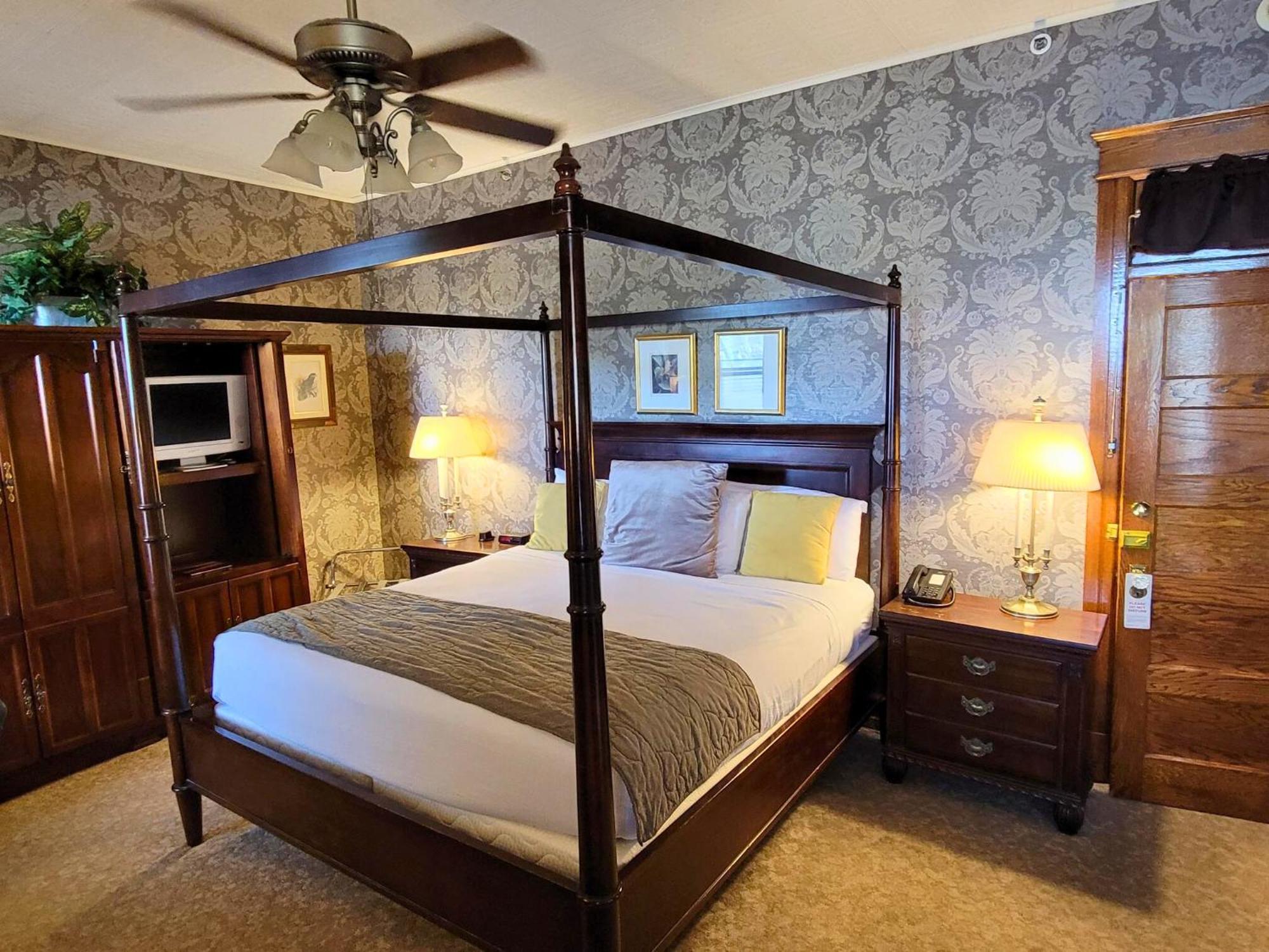 Altland House Inn & Suites Abbottstown Екстер'єр фото