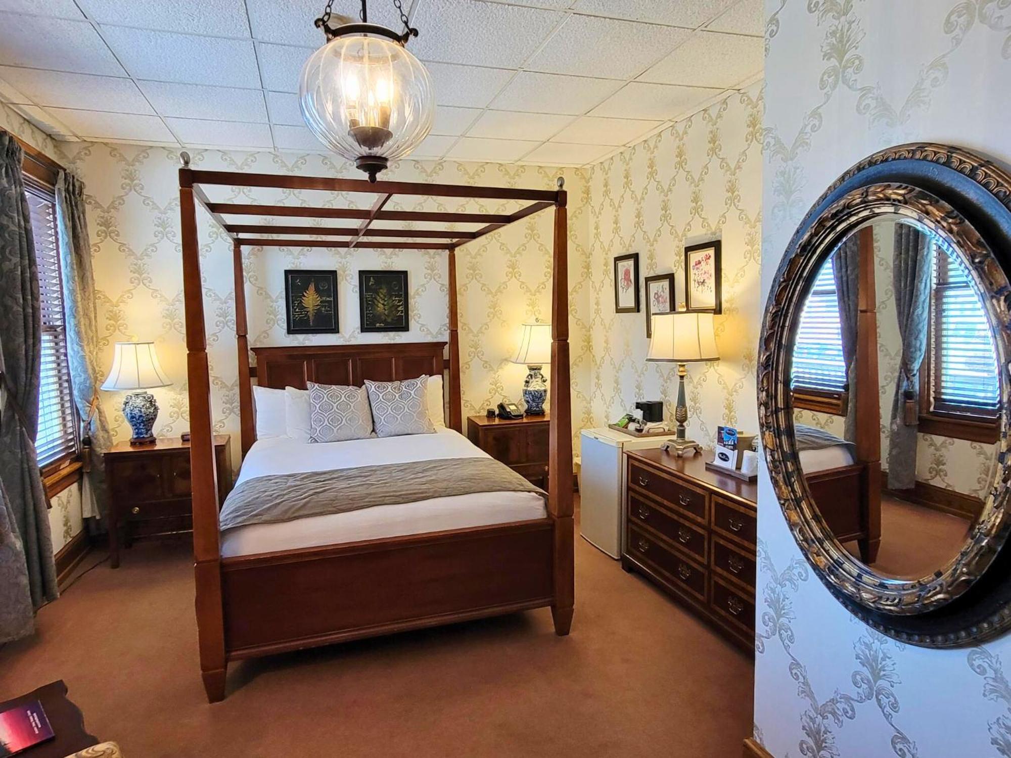 Altland House Inn & Suites Abbottstown Екстер'єр фото