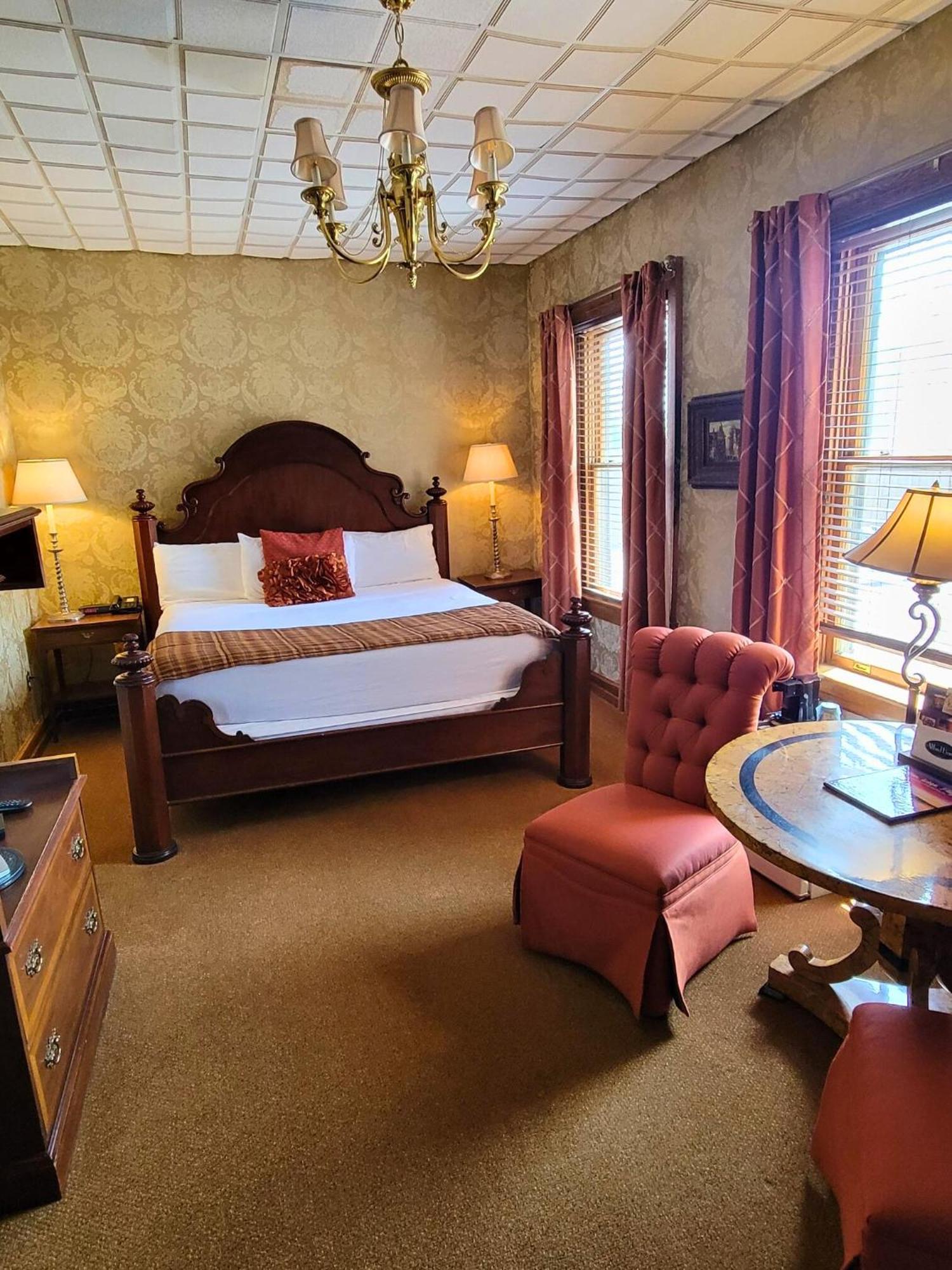 Altland House Inn & Suites Abbottstown Екстер'єр фото