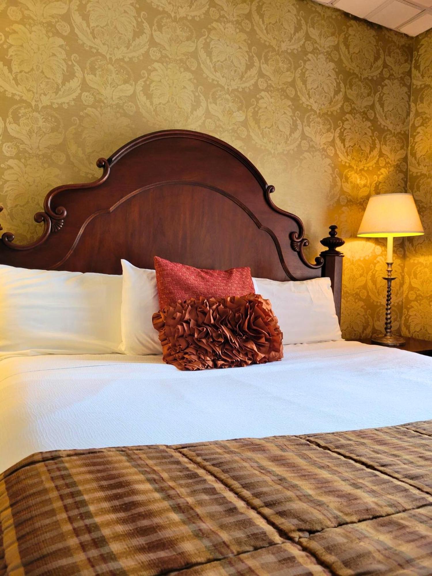 Altland House Inn & Suites Abbottstown Екстер'єр фото