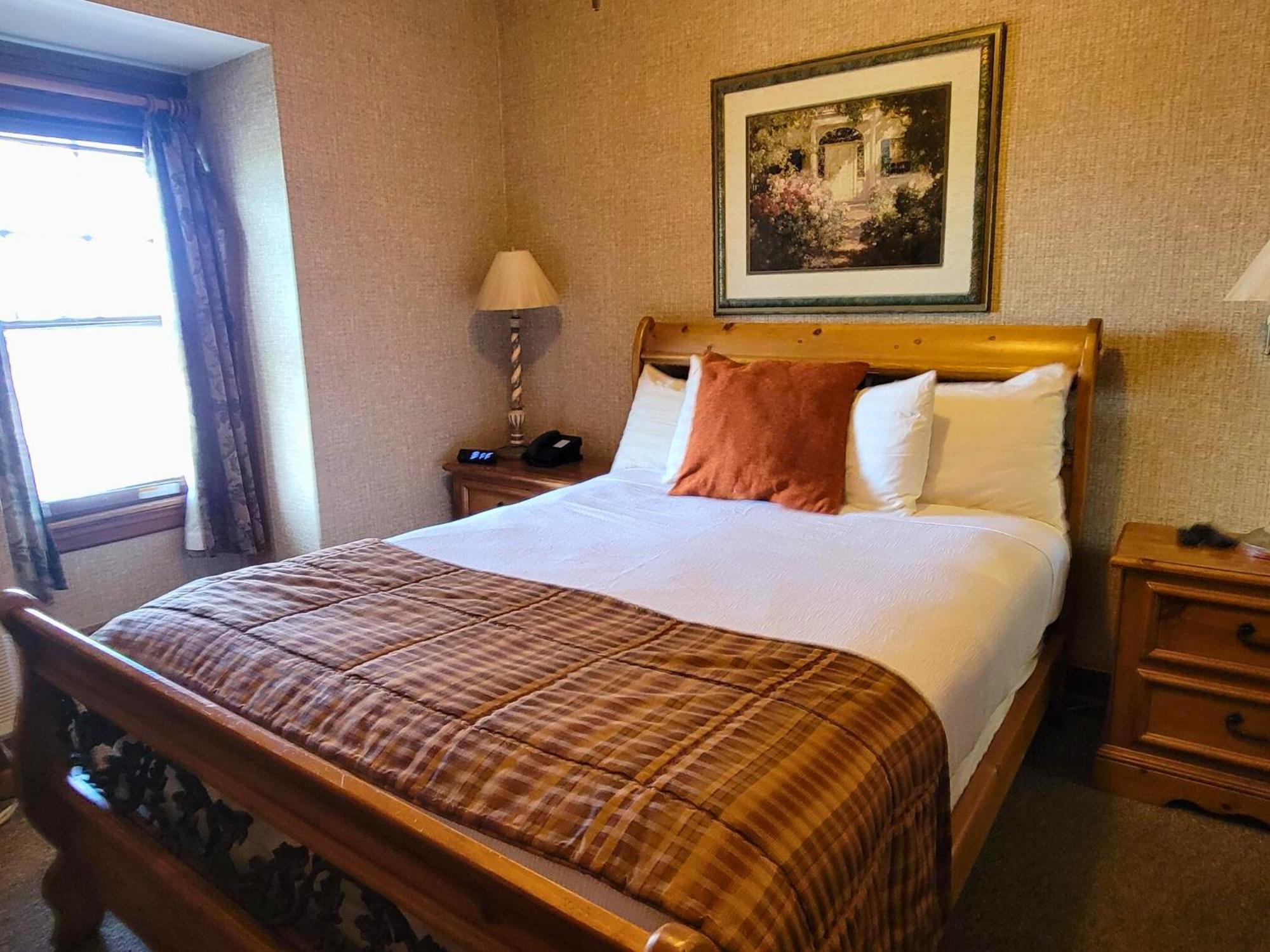 Altland House Inn & Suites Abbottstown Екстер'єр фото