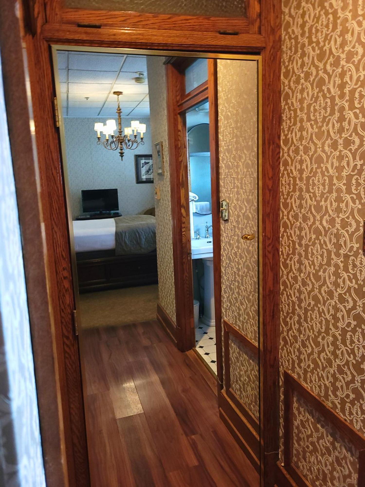 Altland House Inn & Suites Abbottstown Екстер'єр фото